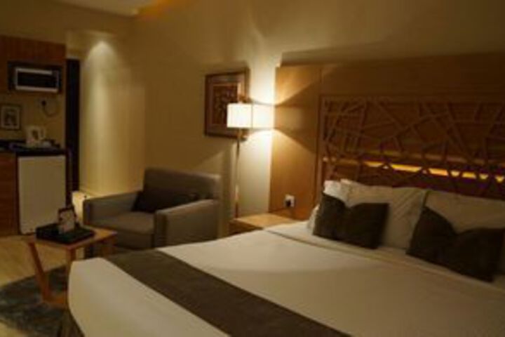 Room 11 of 39