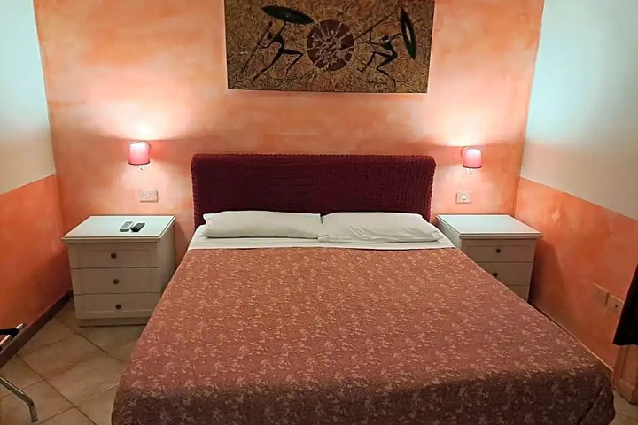 Room 24 of 25