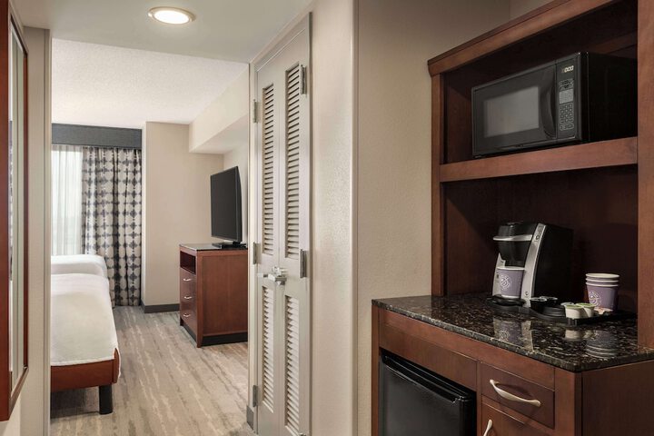 Room 10 of 48