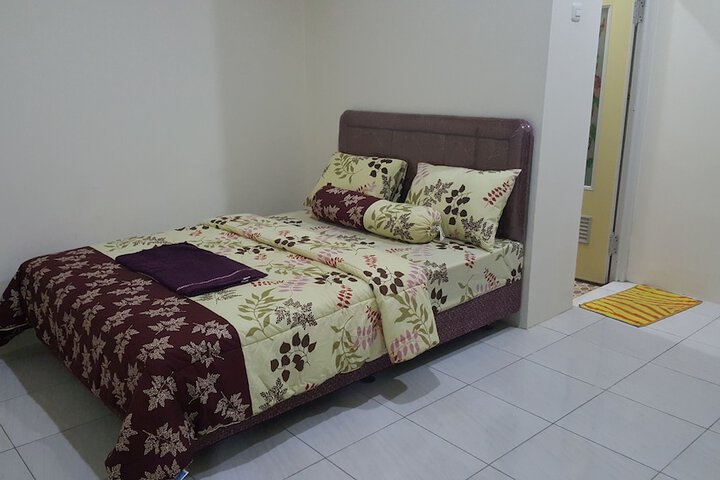 Room 2 of 35