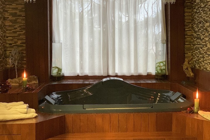 Hot Tub 104 of 230