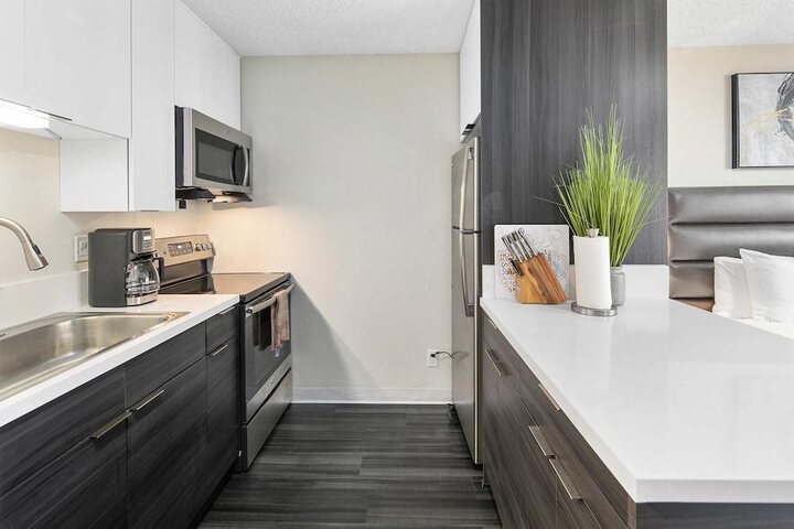 Corporate Suites at Archstone Harborview in San Diego, CA