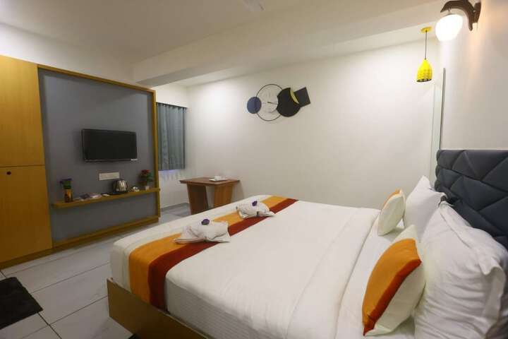 Room 13 of 68