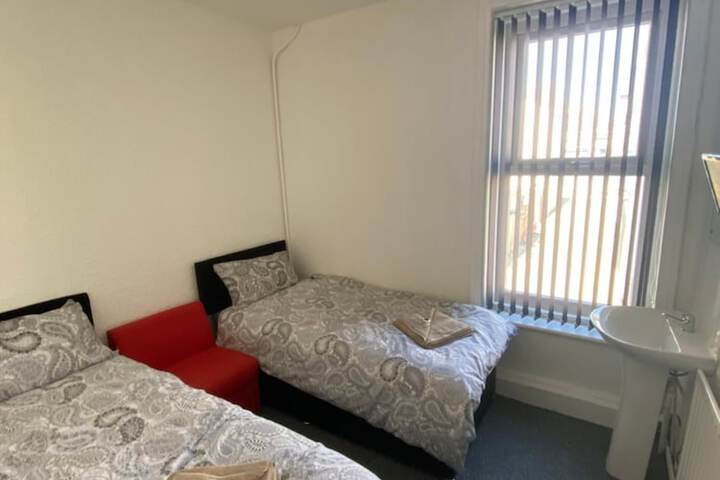 Room 14 of 32
