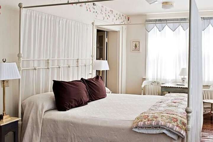 Room 16 of 65