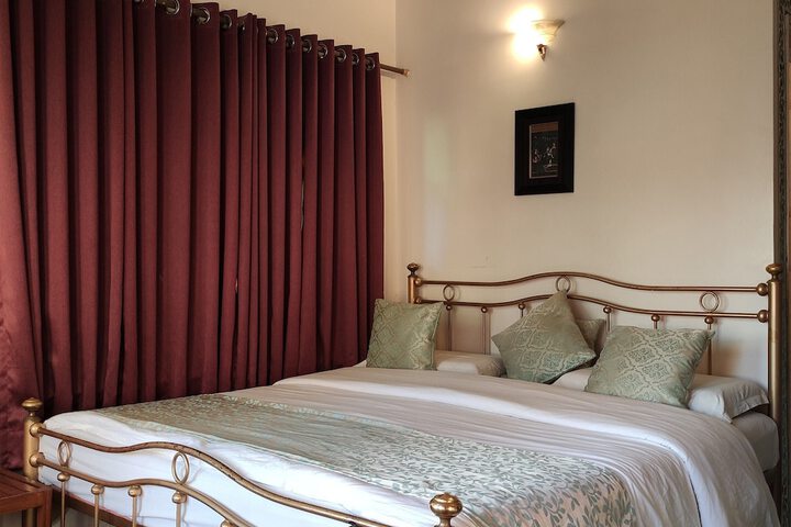 Room 8 of 50