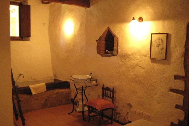 Room 15 of 21