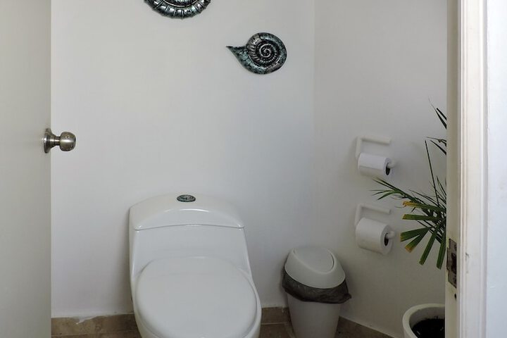Room 25 of 29