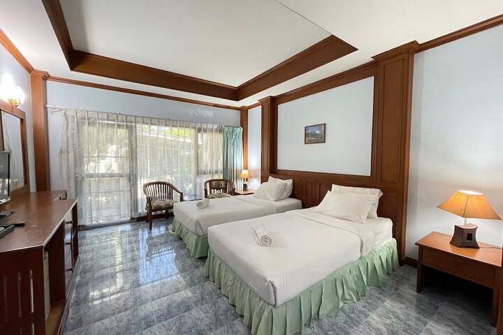 Room 2 of 36