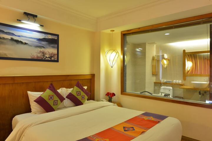 Room 22 of 65