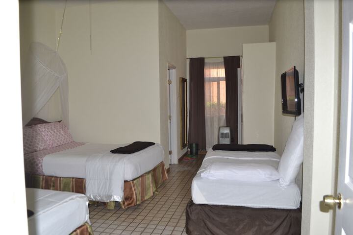 Room 8 of 68