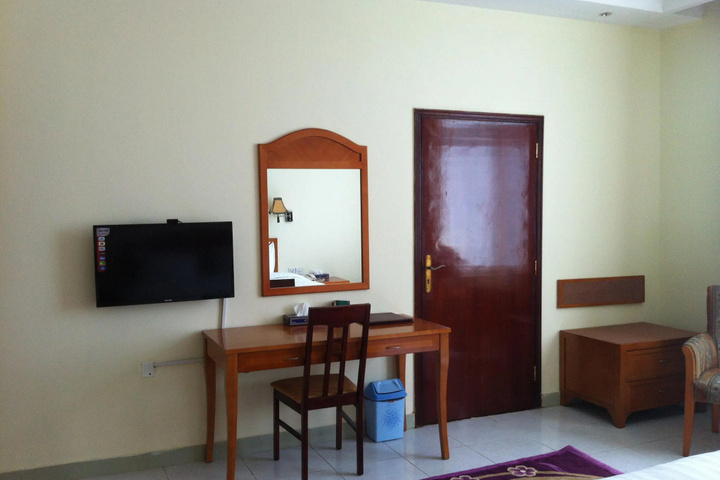 Room 3 of 18