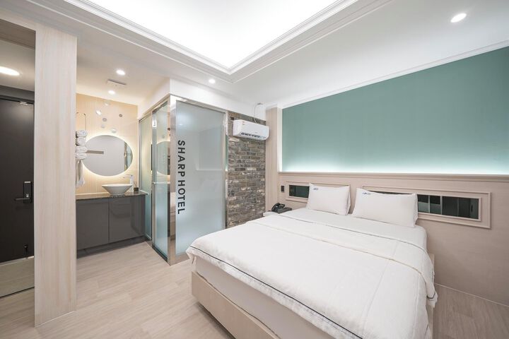 Room 51 of 58
