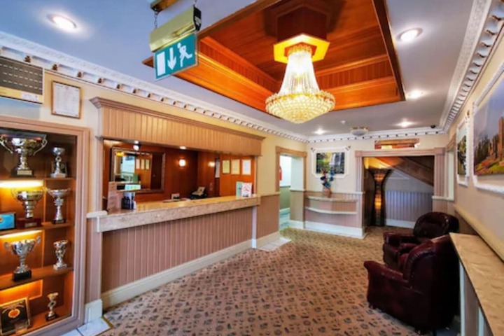 Castle Hotel