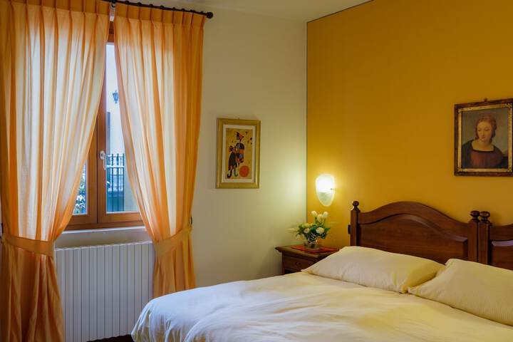 Room 20 of 115