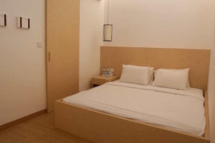 Room 9 of 27
