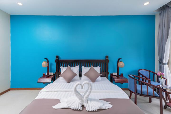 Room 4 of 28