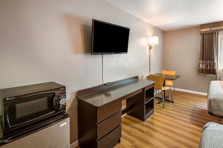Room 32 of 44