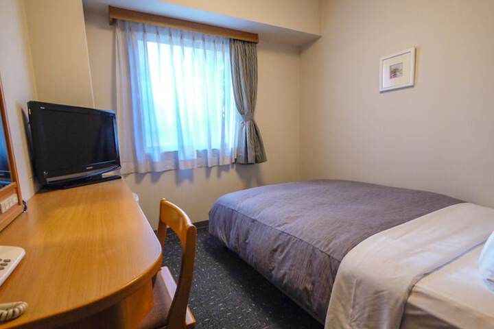 Room 9 of 34