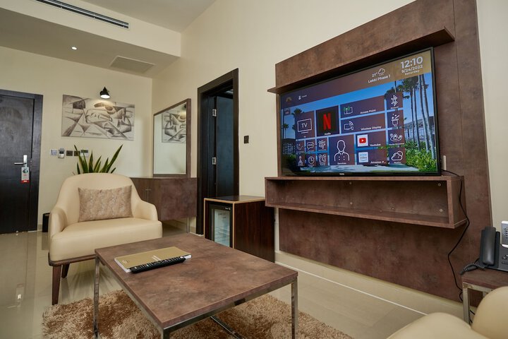 Room 3 of 37
