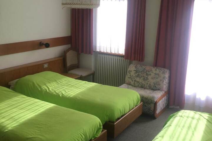 Room 26 of 49