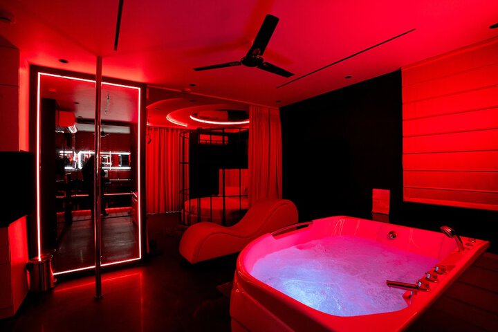 Room 52 of 149