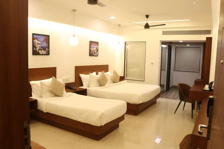 Room 4 of 30