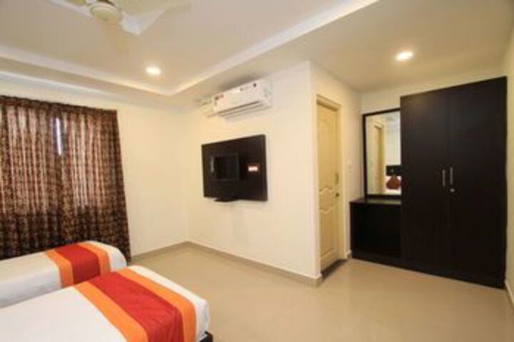 Room 8 of 25