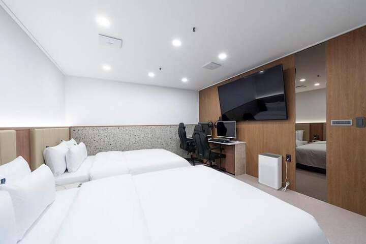 Room 61 of 109