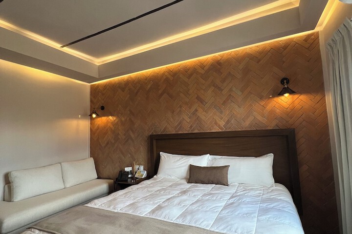 Room 32 of 81