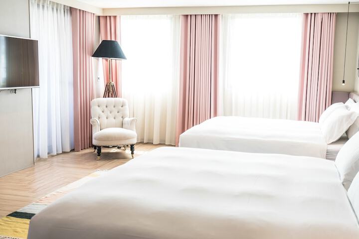 Room 135 of 243