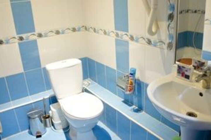 Room 4 of 65