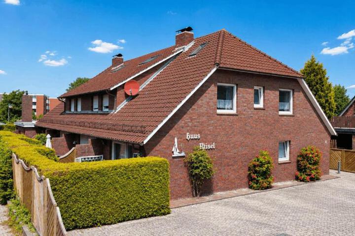 Risel-Ferienhaus-im-Huus-Godewind-mit-Sauna-und-Kamin
