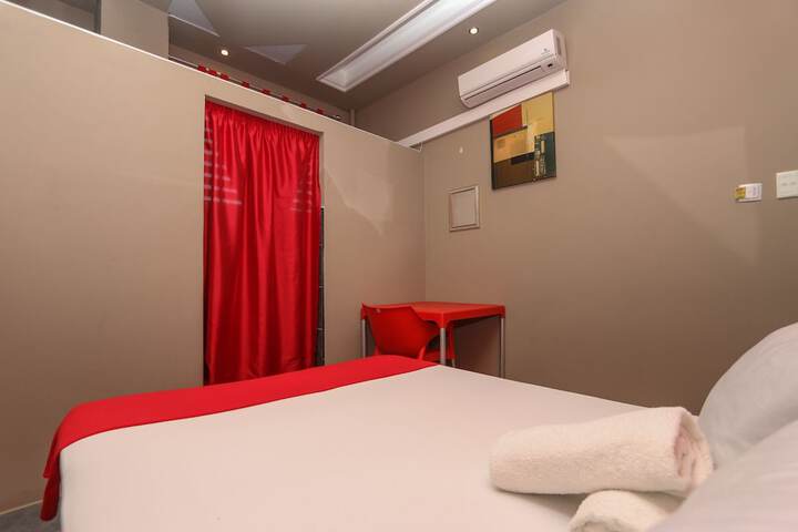 Room 10 of 15
