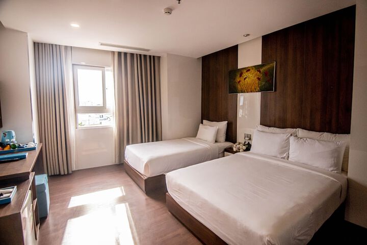 Room 28 of 76