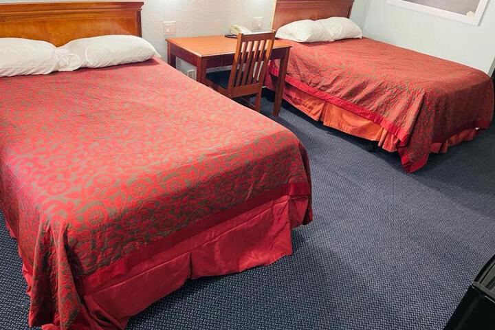 Basic Double Room (4 of 6)