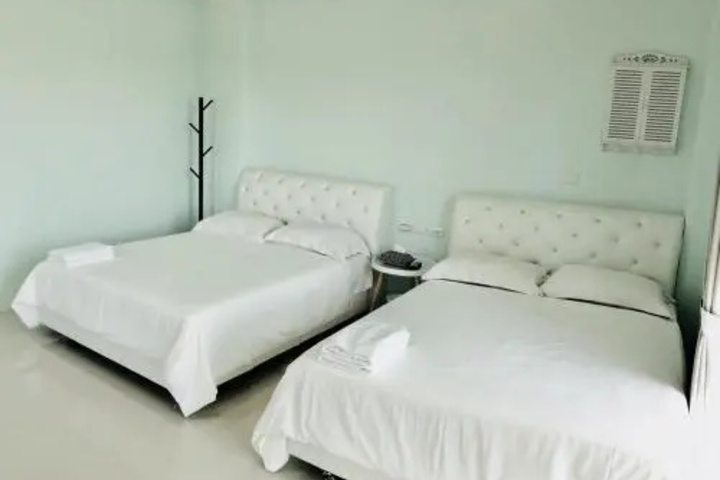 Room 2 of 25