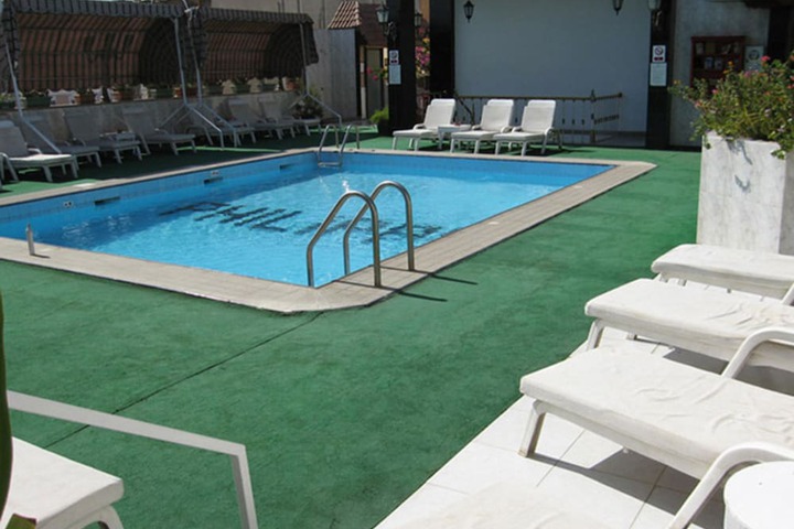 Pool 21 of 37