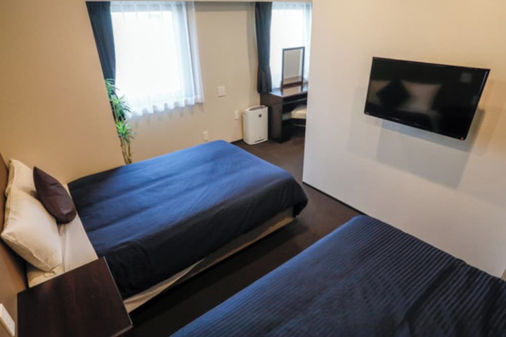 Room 15 of 28