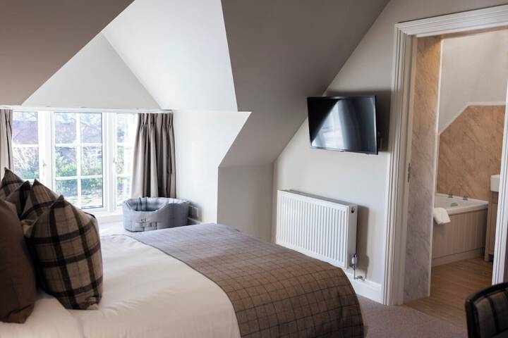 Room 14 of 66