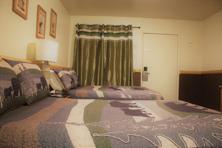 2 Double Beds (7 of 11)