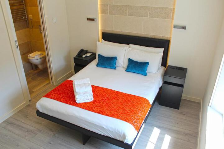 25 Paddington Hotel