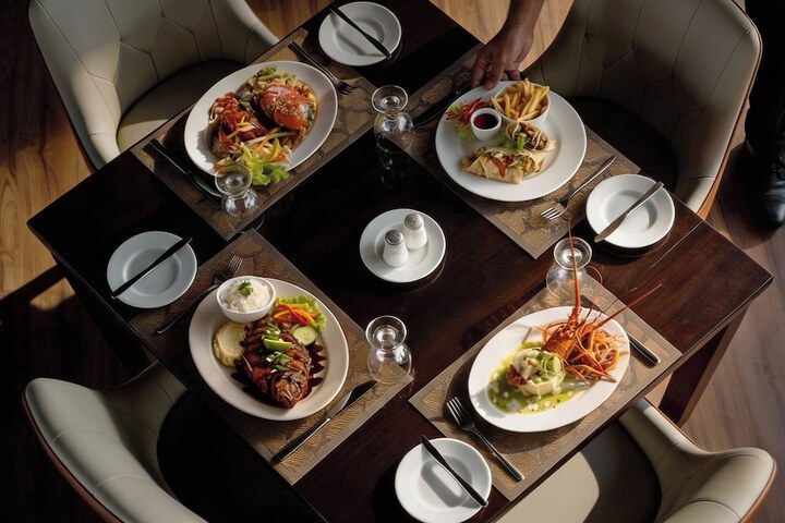 Dining 36 of 48