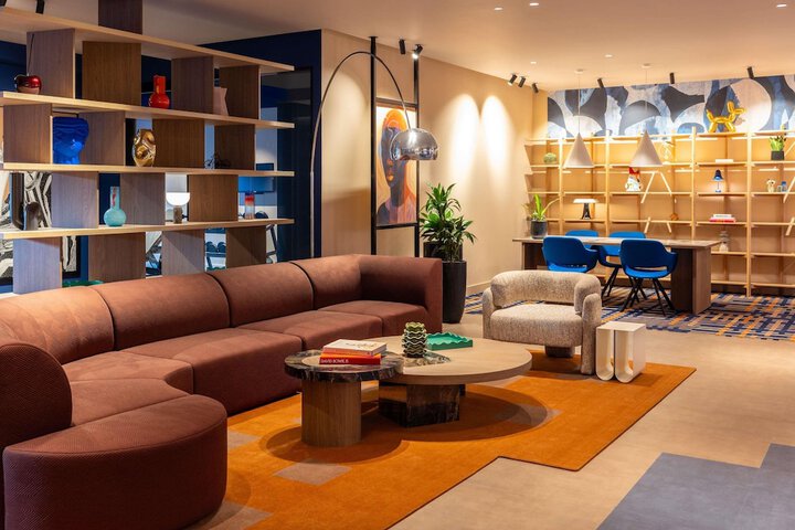 Guest Lobby