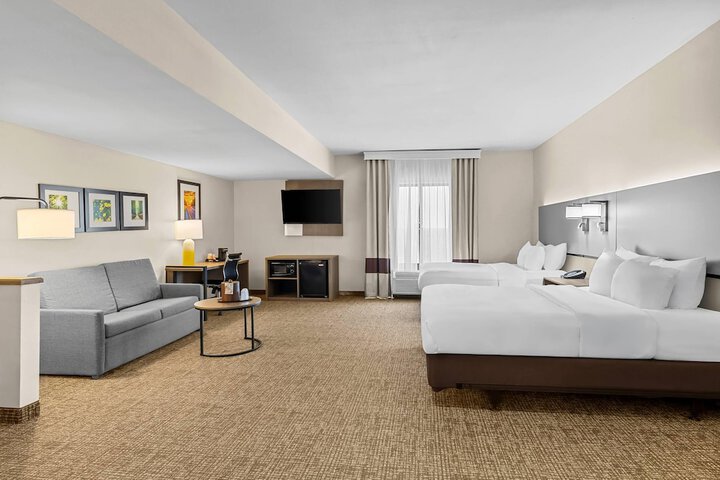 Room 32 of 83