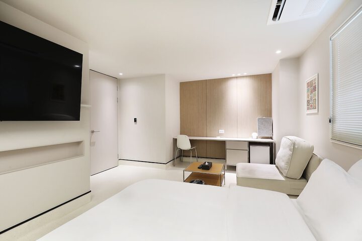 Room 30 of 40