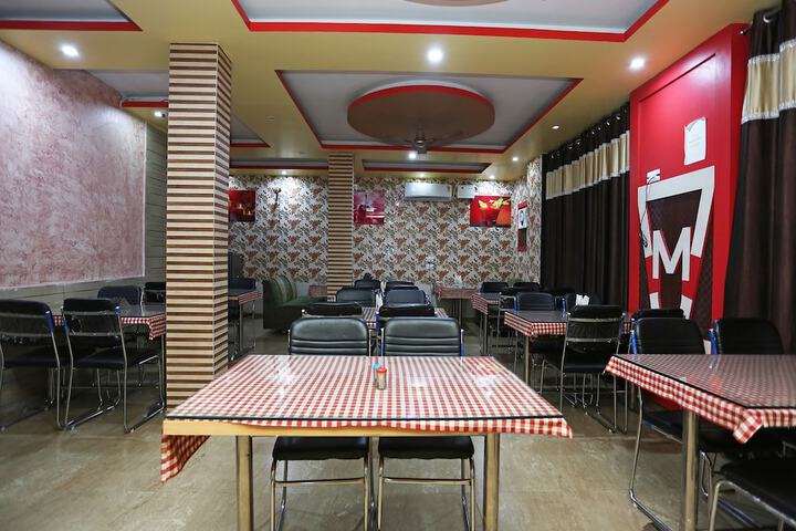 Dining 26 of 32