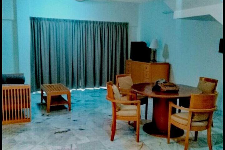 Room 2 of 5