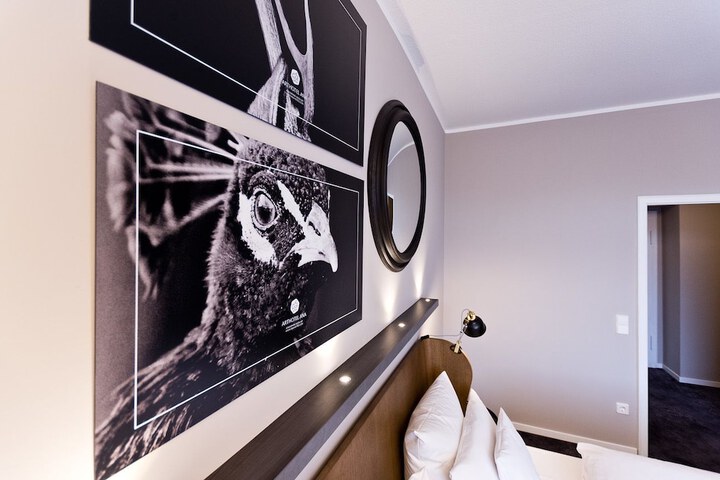 Room 9 of 37