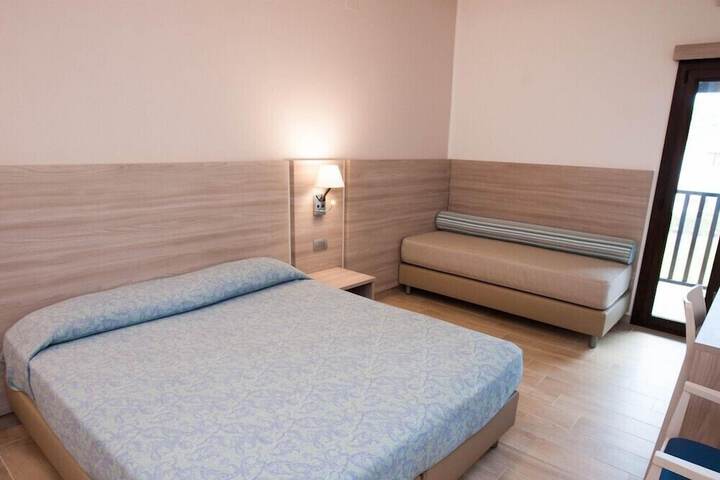 Room 3 of 27